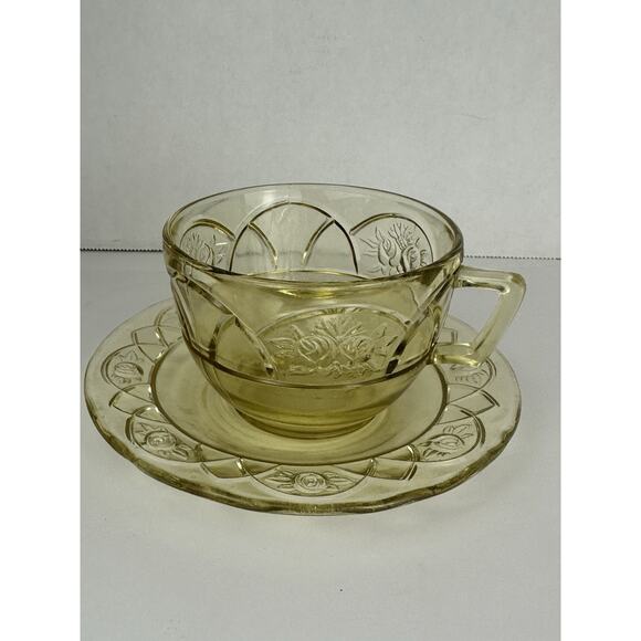 Federal Glass CO. Yellow Cup And Saucer Dutch Rose Amber Vintage - Picture 1 of 6